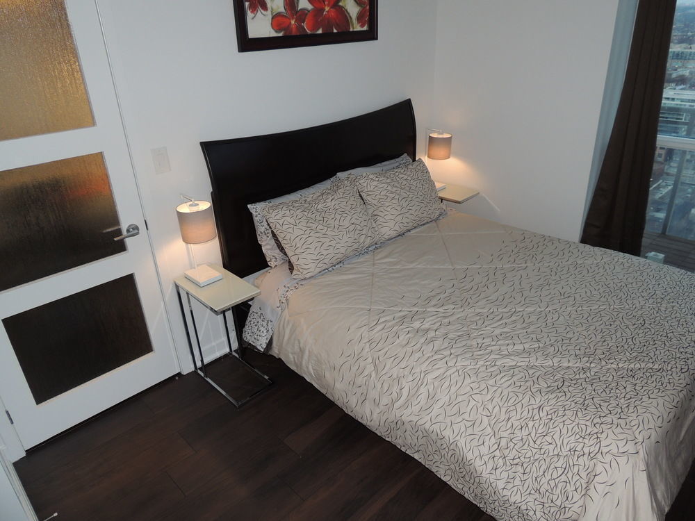 Tvhr - Luxury Condos In Heart Of Downtown Toronto Ngoại thất bức ảnh